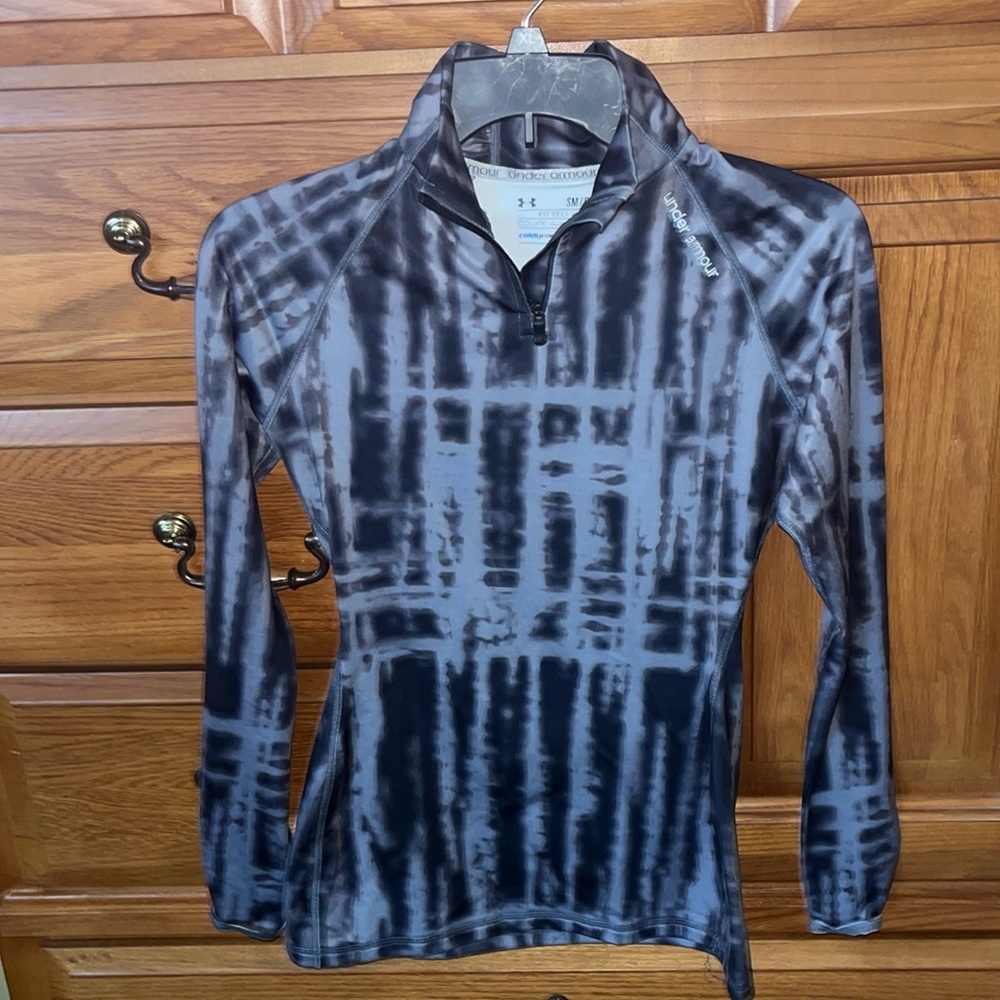 Under Armour fitted cold gear long sleeve